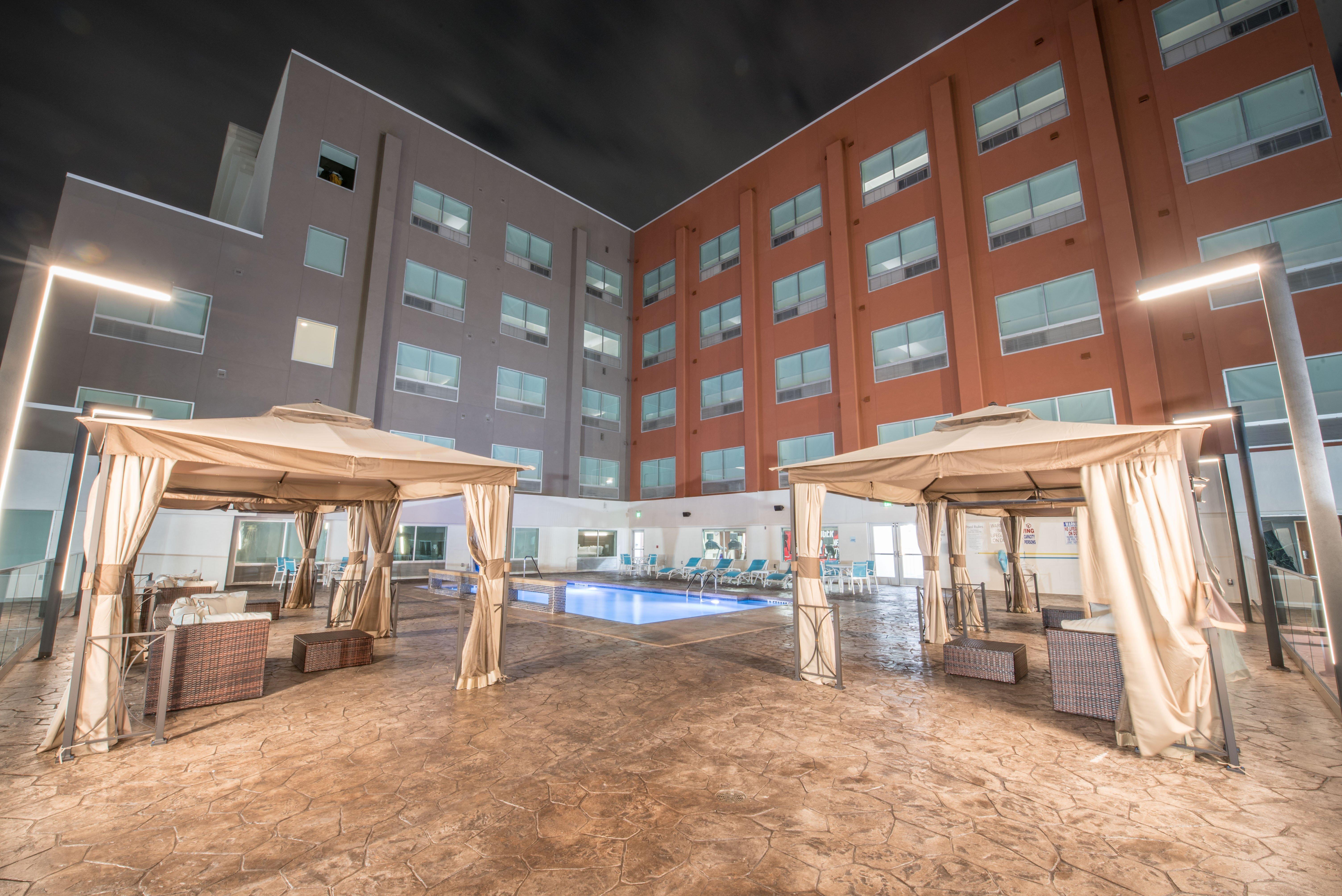 Holiday Inn Express & Suites - Houston Westchase - Westheimer By Ihg Exterior foto